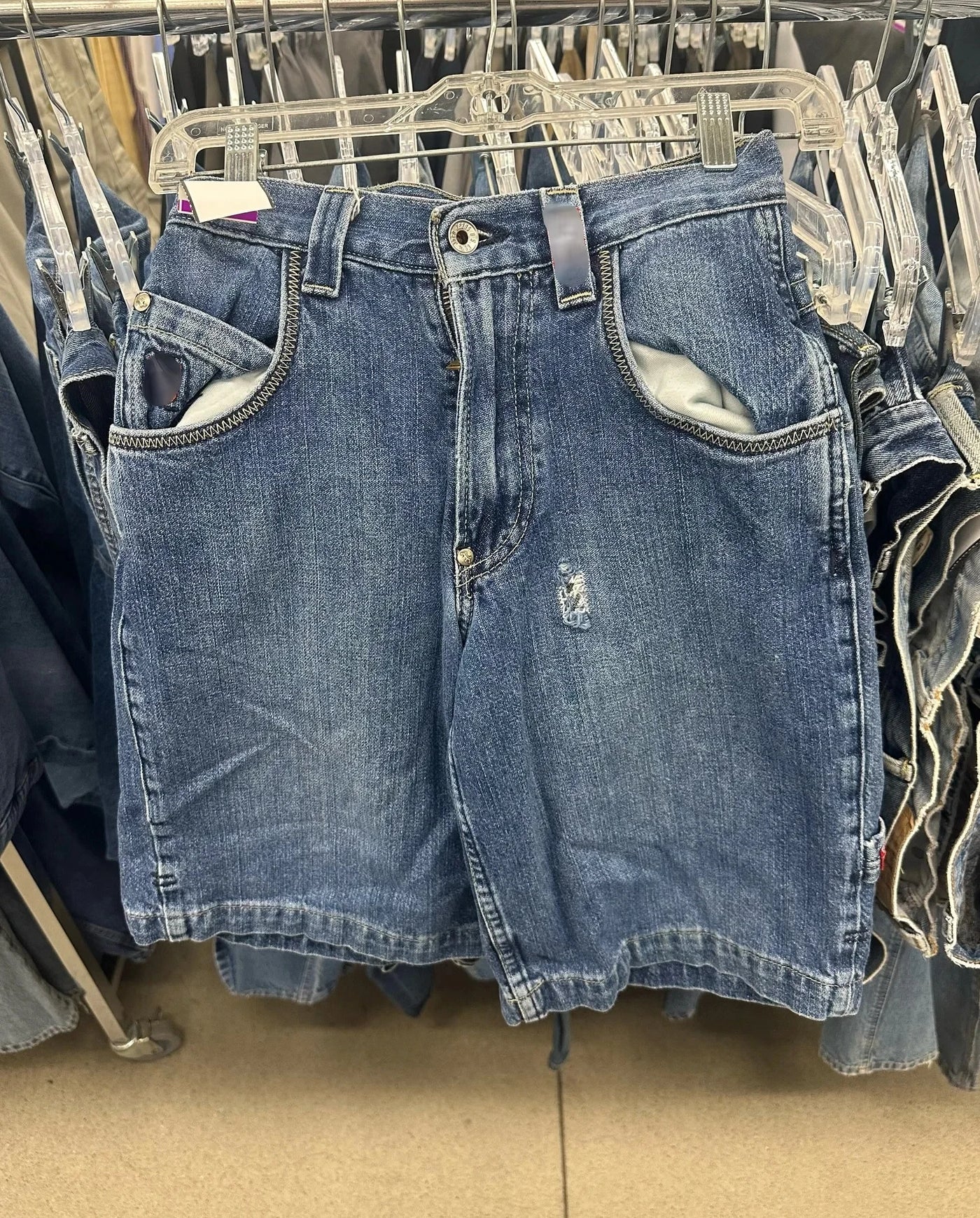 S24503d075c034a30bbbf1369b4f566e8q